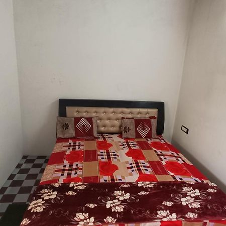 Keshav Narayan Home Stay Mathura Luaran gambar
