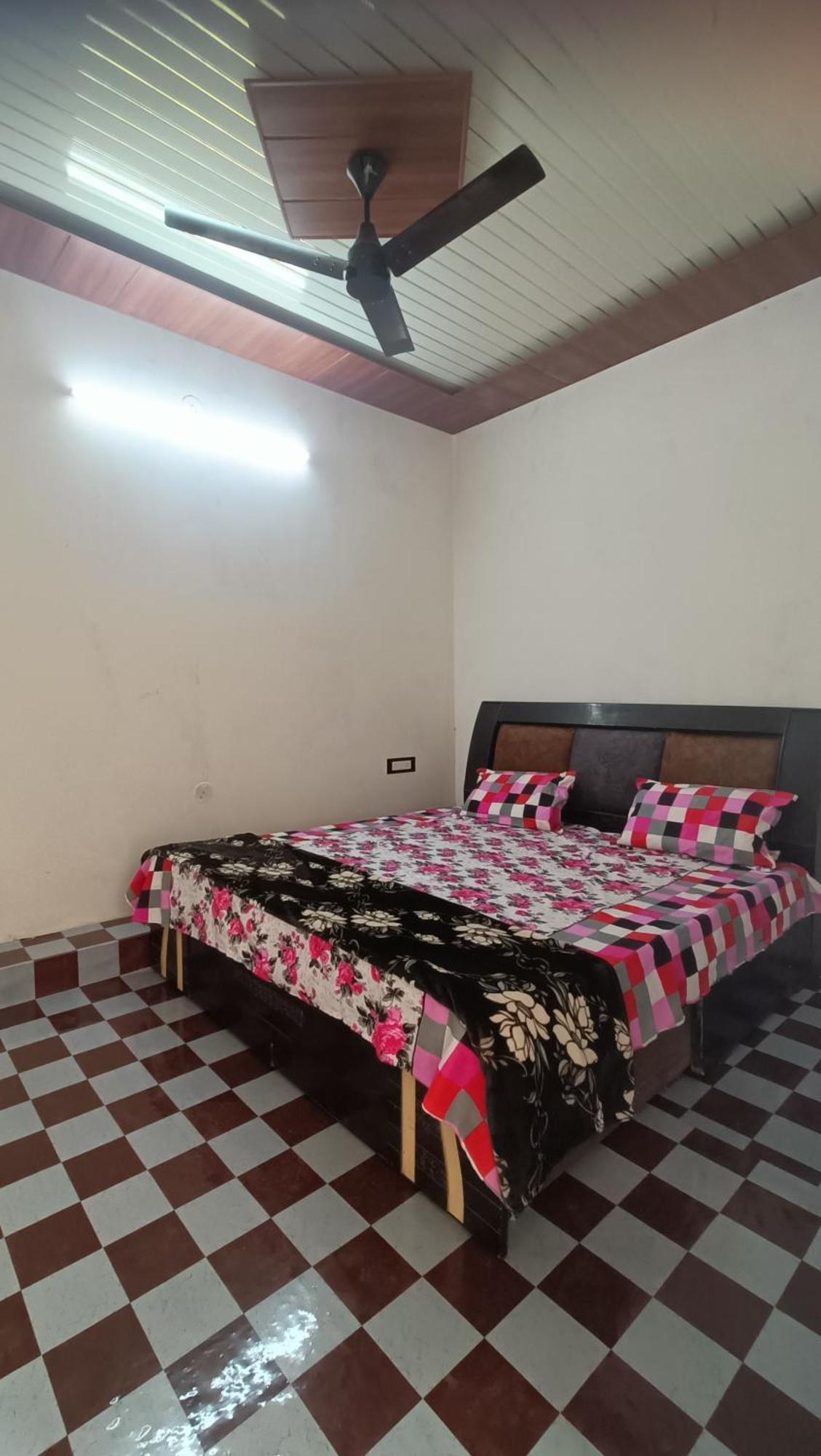 Keshav Narayan Home Stay Mathura Luaran gambar